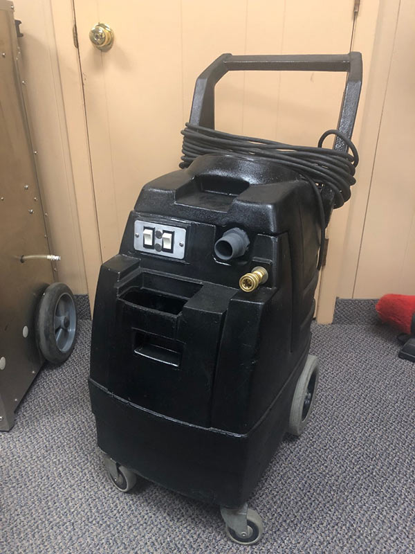 E600 Used carpet and upholstery cleaning machine for sale