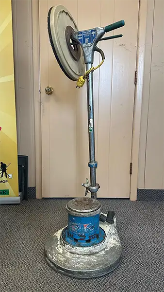 used centaur floor cleaning machine